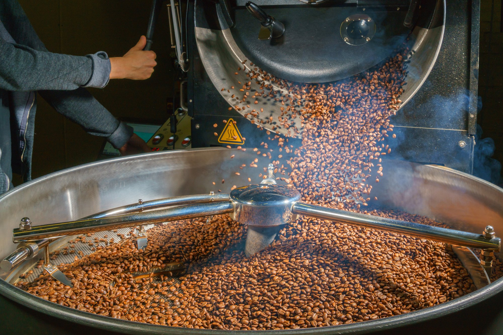 developing-deeper-flavors-during-coffee-roasting-process.jpg